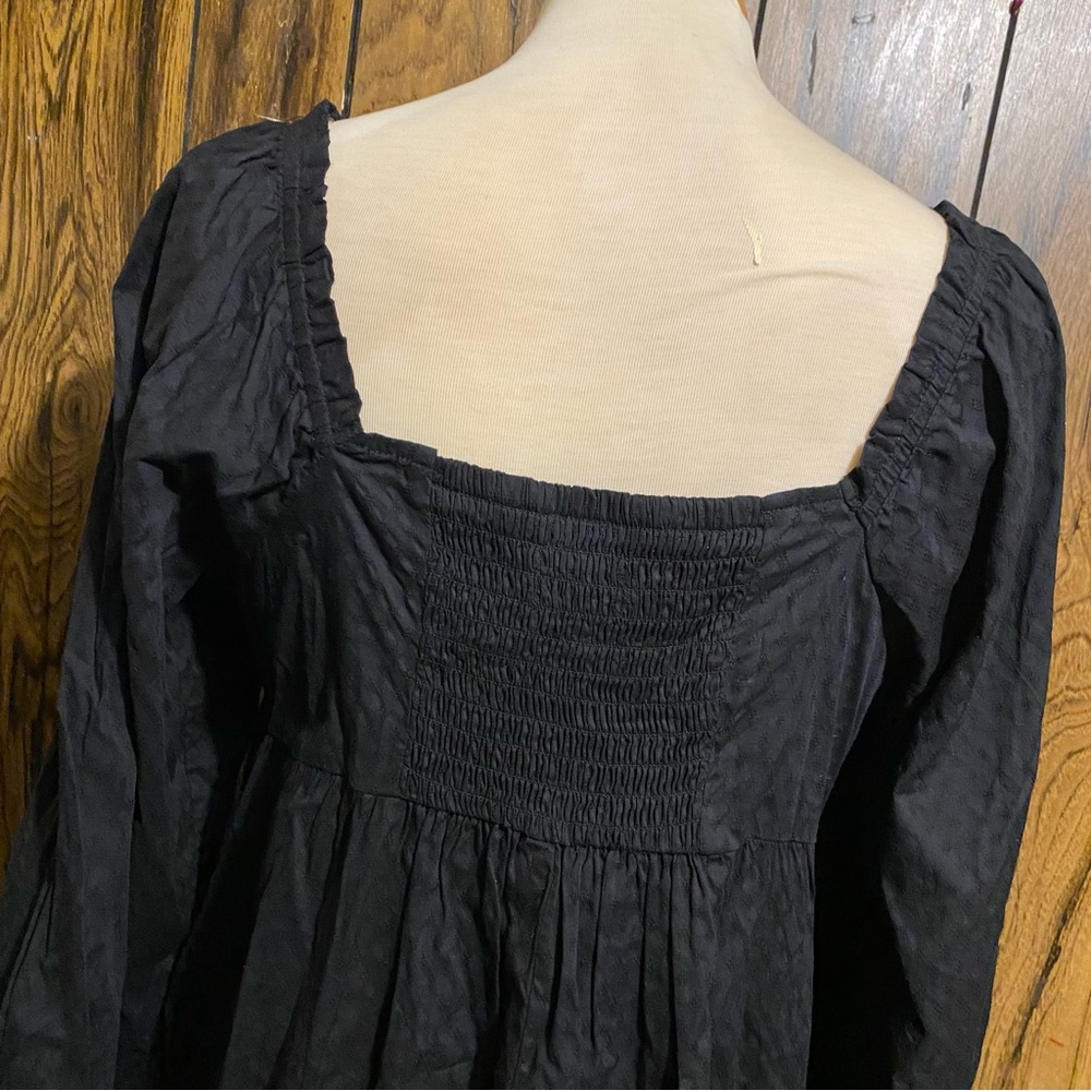 Universal Thread Black Balloon Long Sleeve Shift Dress - Picture 9 of 10
